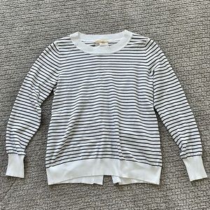 Mesh+lace sweater w/ cut out details